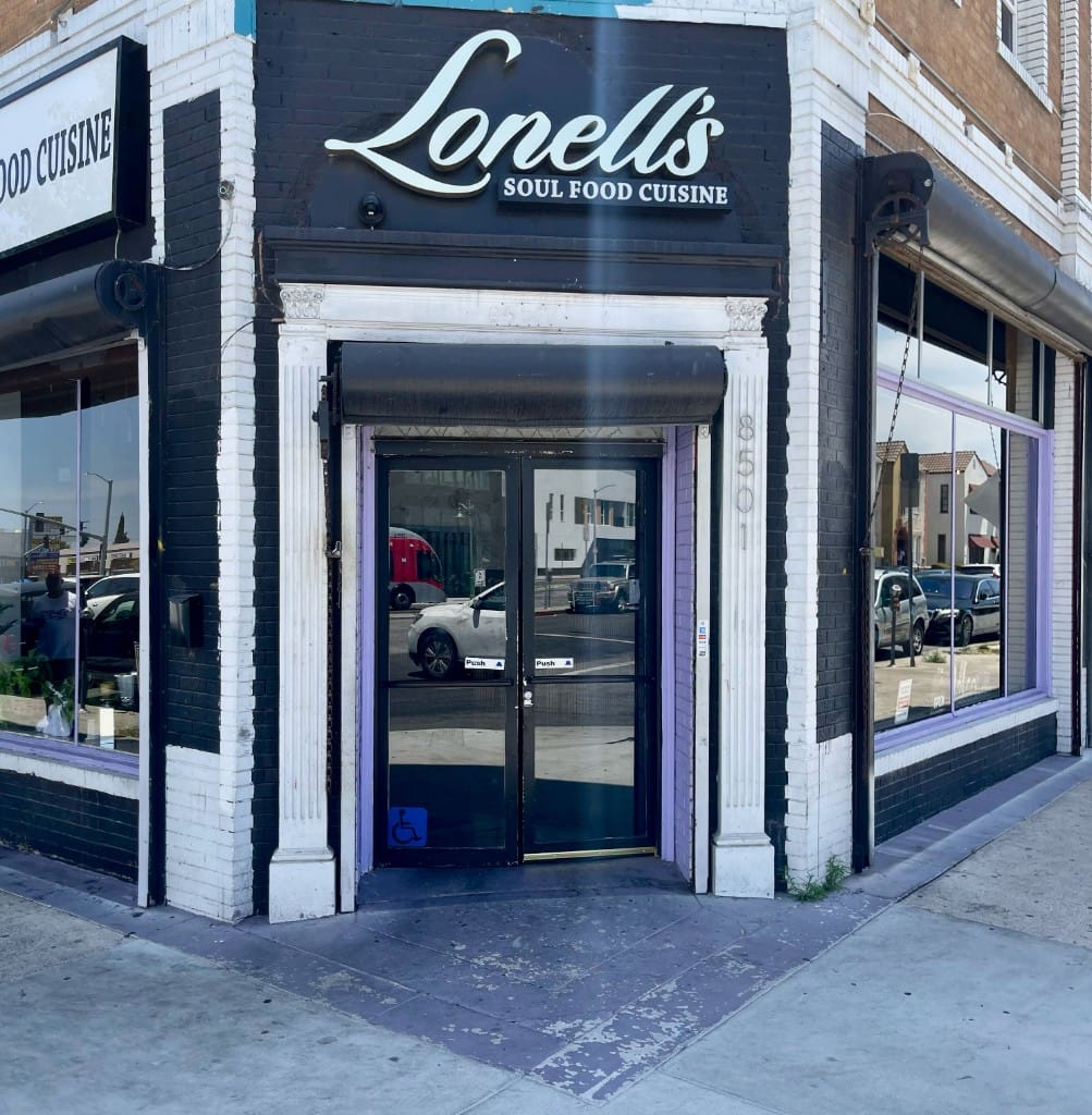 Front entrance of Lonell's Soul Food at 8501 S Vermont Ave